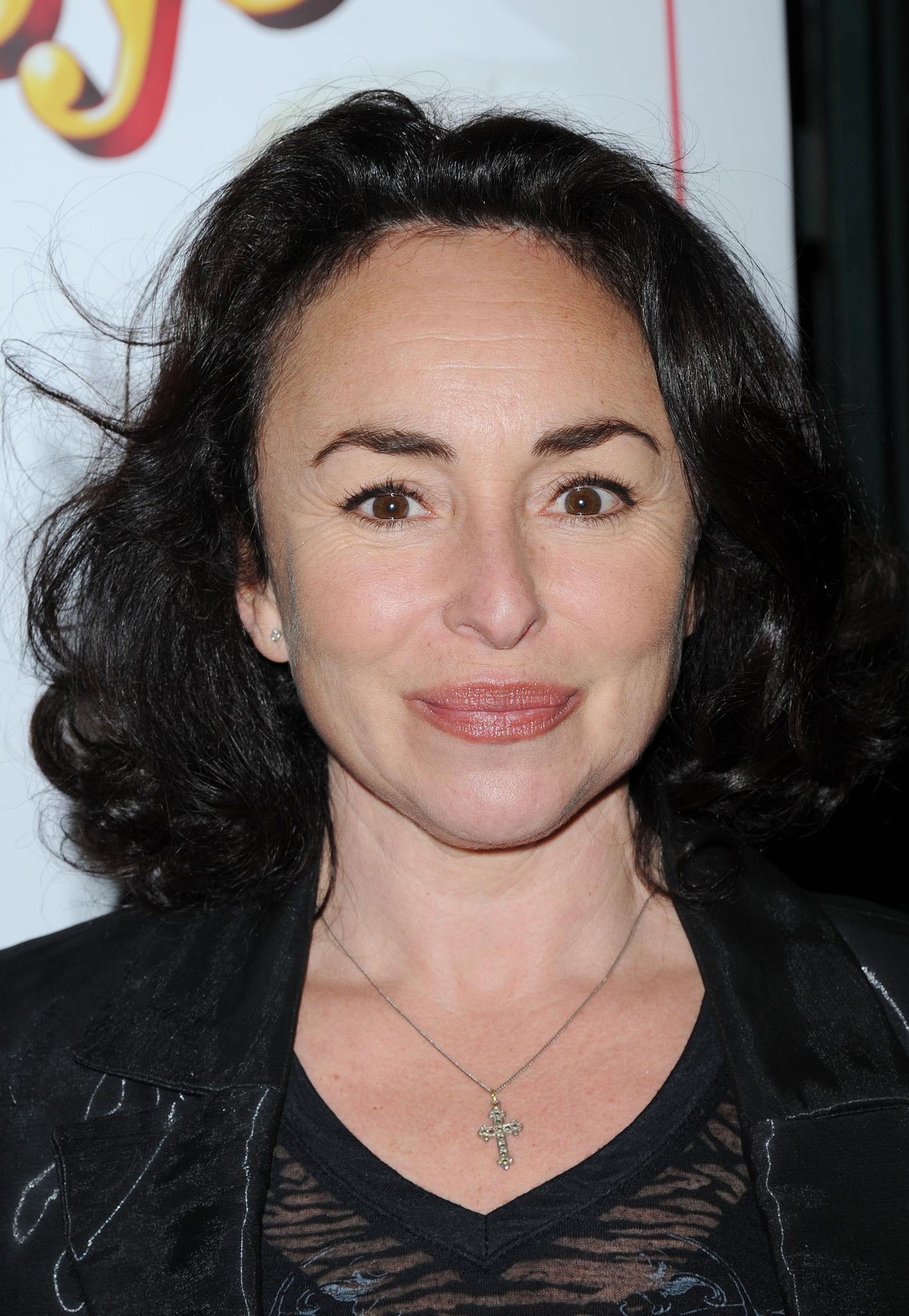 How tall is Samantha Spiro?